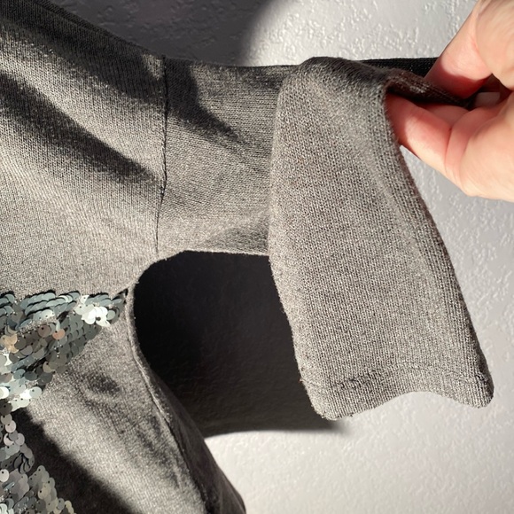 SEVEN7 - sweater: gray rayon / poly l/s w large silver sequin star - L - Picture 13 of 16
